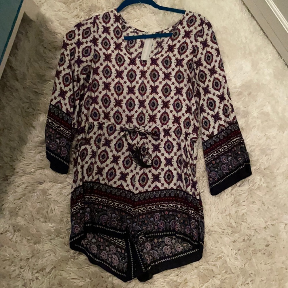 Cute flowy sleeve patterned romper